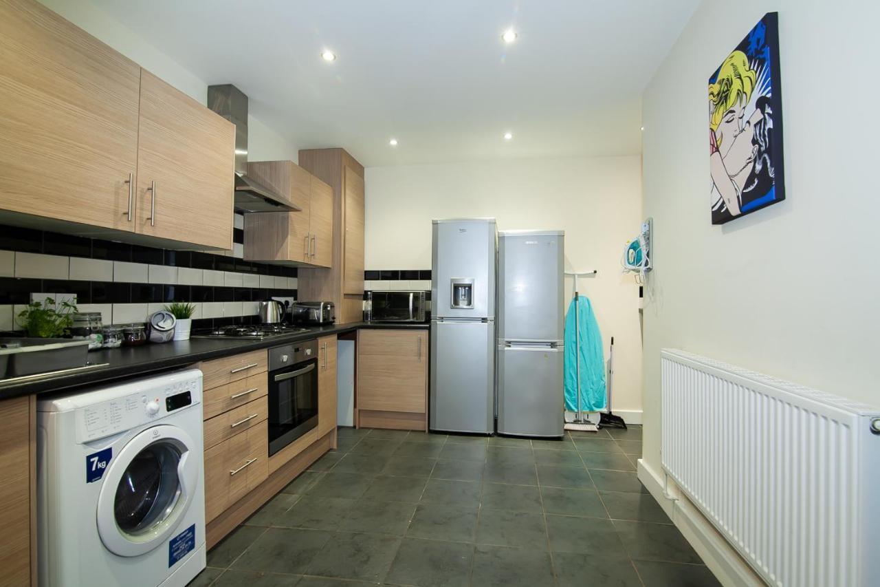 Casa Fresa Franks Serviced Accommodation Liverpool Bagian luar foto