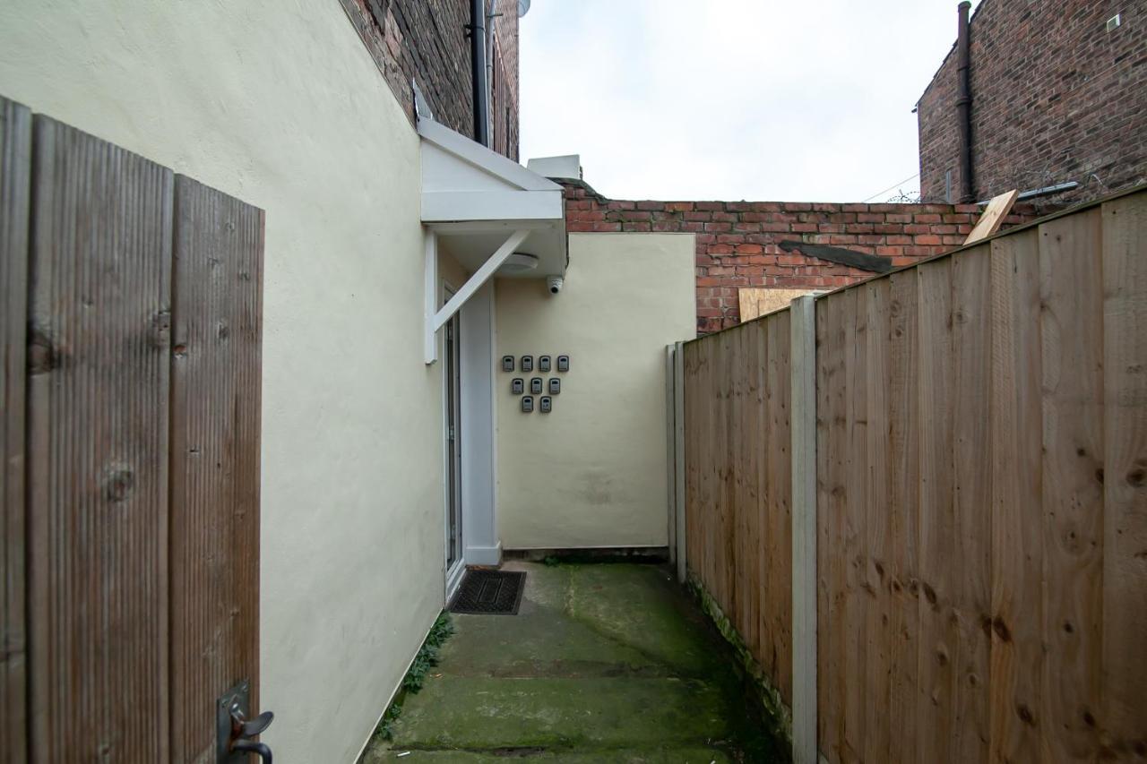 Casa Fresa Franks Serviced Accommodation Liverpool Bagian luar foto